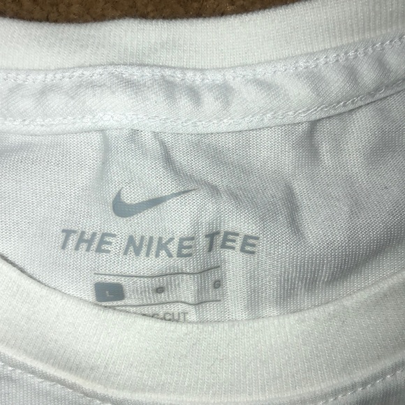 Nike Tee - Picture 3 of 4